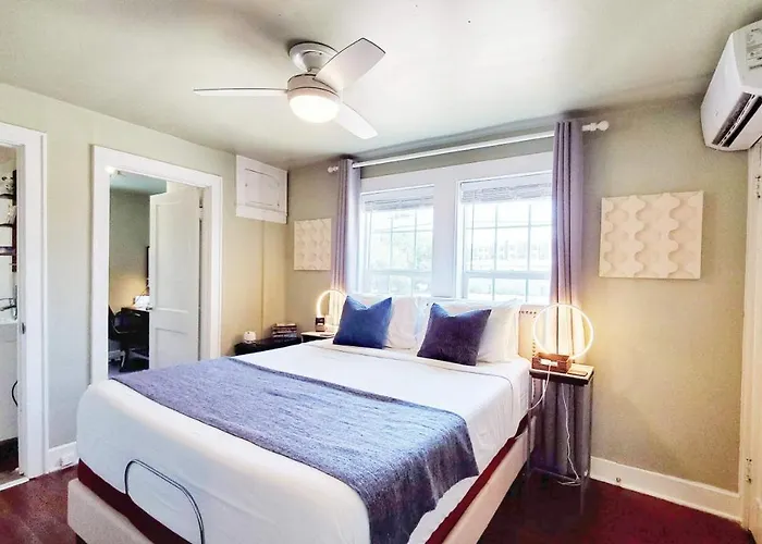Ut Moody Center Downtown Eco Pecan Tree House Free Wifi Parking Quiet Office